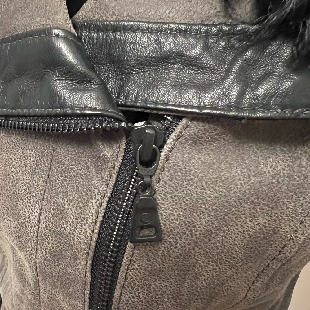DANIER Mixed Media Leather Jacket with Lambfur collar
Sz 2XS UK 6/8 US 4 - Picture 10 of 14